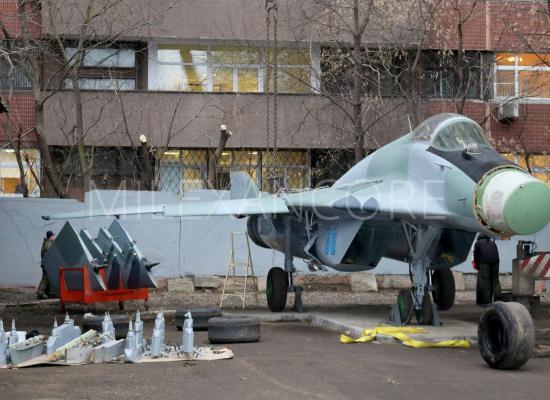 Na UKRAJINSKOM závode rozkradli stíhacie lietadlo MiG-29